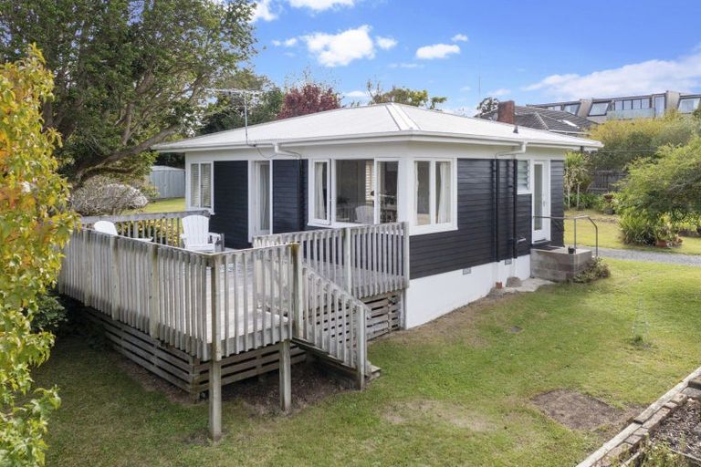 Photo of property in 55 Merani Street, Belmont, Auckland, 0622