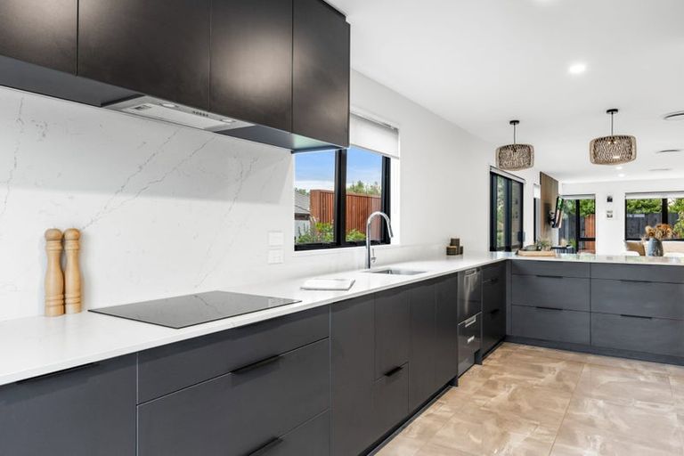 Photo of property in 16 Coupling Close, Prebbleton, 7604