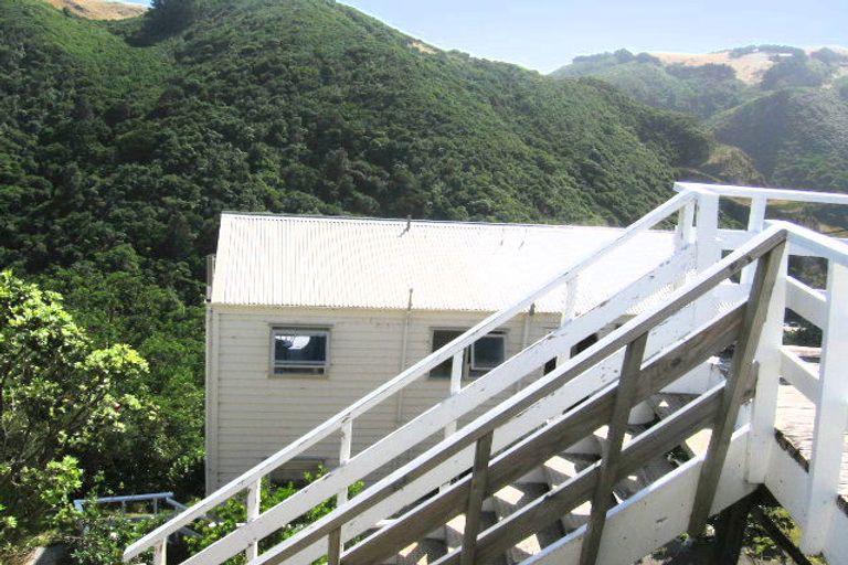 Photo of property in 1/61 Mandalay Terrace, Khandallah, Wellington, 6035