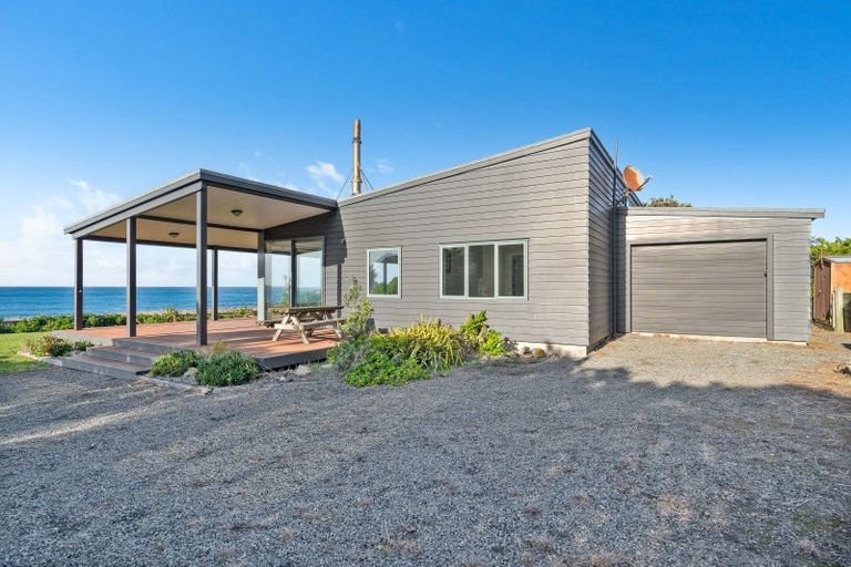 Photo of property in 149 Te Awaiti Road, Tora, Martinborough, 5782