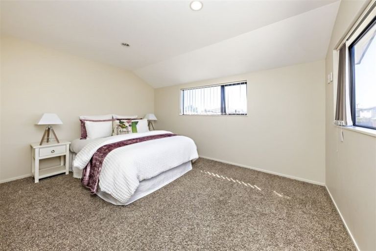 Photo of property in 21 Hansen Place, Takanini, 2112