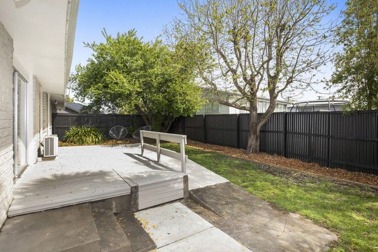 Photo of property in 2/21a Quinns Road, Shirley, Christchurch, 8013