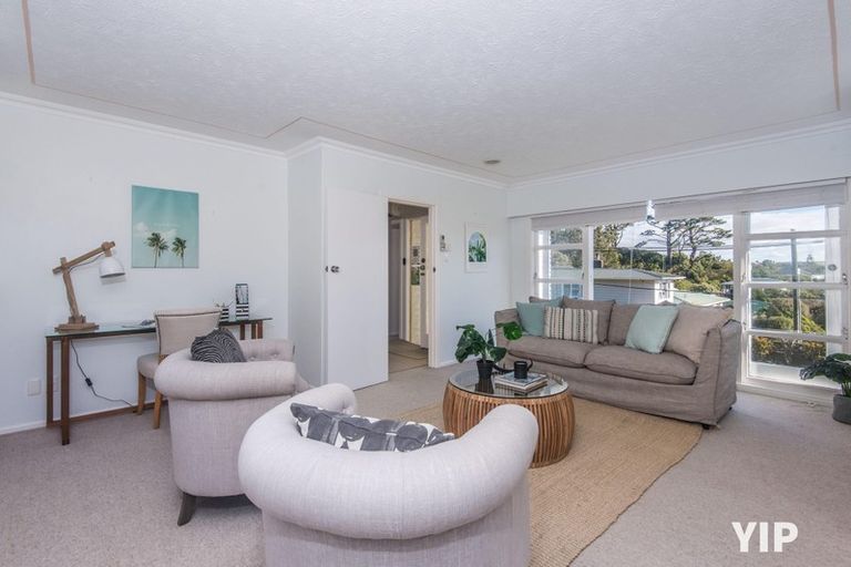 Photo of property in 23 Omega Street, Newlands, Wellington, 6037