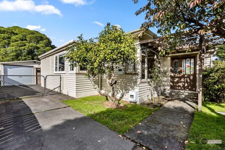 Photo of property in 14 Raymond Terrace, Fairfield, Lower Hutt, 5011