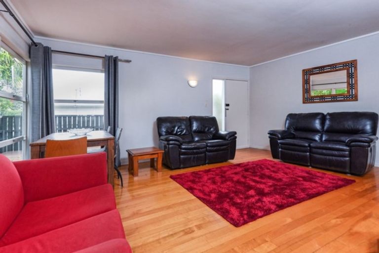 Photo of property in 1/66 Mcdowell Crescent, Hillcrest, Auckland, 0627