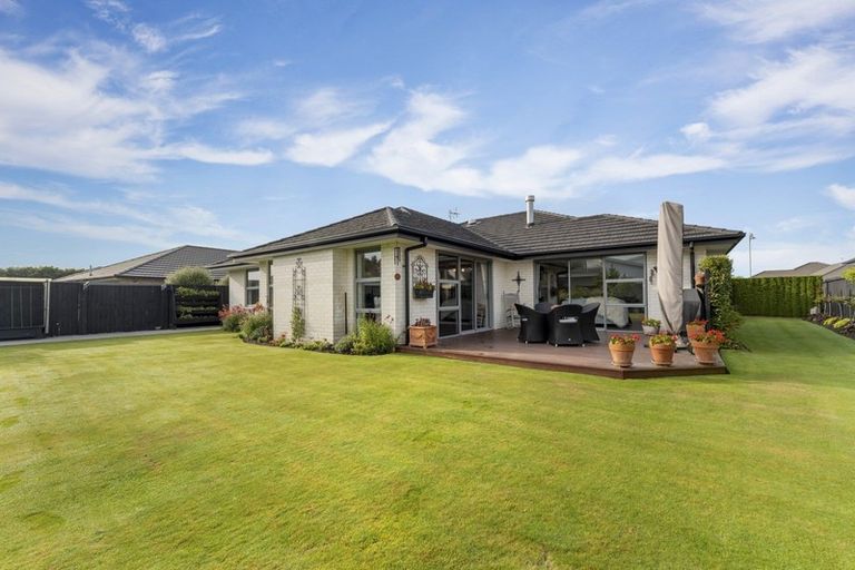 Photo of property in 5 Gilchrist Place, Kaiapoi, 7630