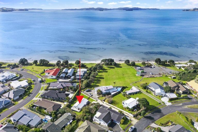 Photo of property in 18 Kahurangi Place, Snells Beach, 0920