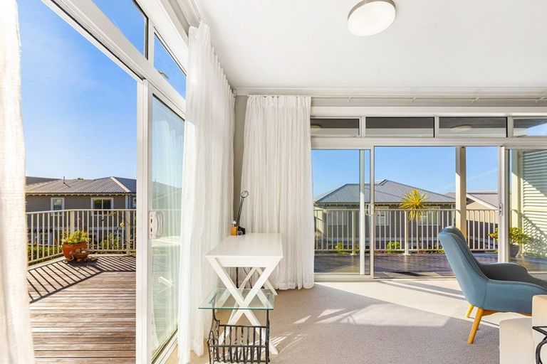 Photo of property in 18 Panorama Heights, Orewa, 0931