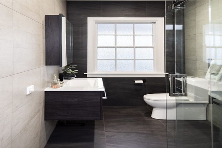 Photo of property in 72 Mellons Bay Road, Mellons Bay, Auckland, 2014