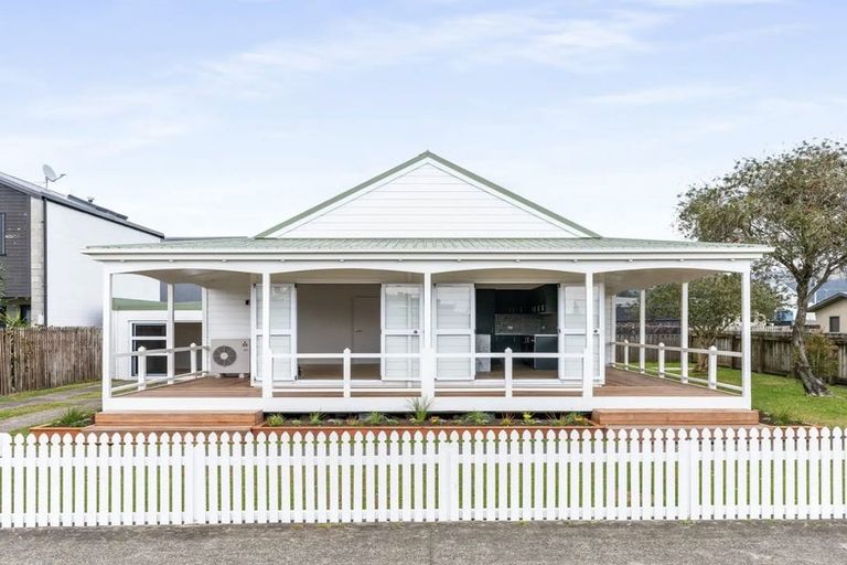 Photo of property in 2 Tokoroa Road, Tairua, 3508