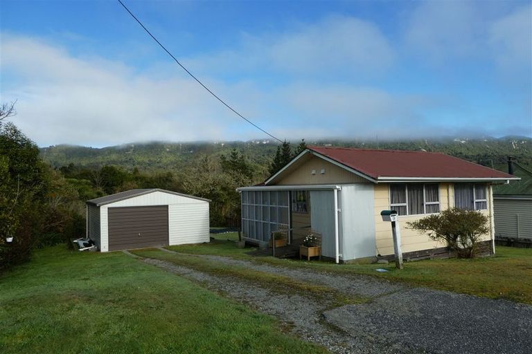 Photo of property in 9 Ballance Street, Runanga, 7803