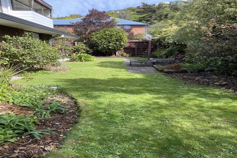 Photo of property in 20 Taupata Street, Redcliffs, Christchurch, 8081
