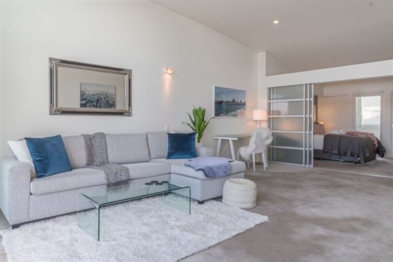 Photo of property in Shed 20 Princes Wharf Apartments, 48a/139 Quay Street, Auckland Central, Auckland, 1010