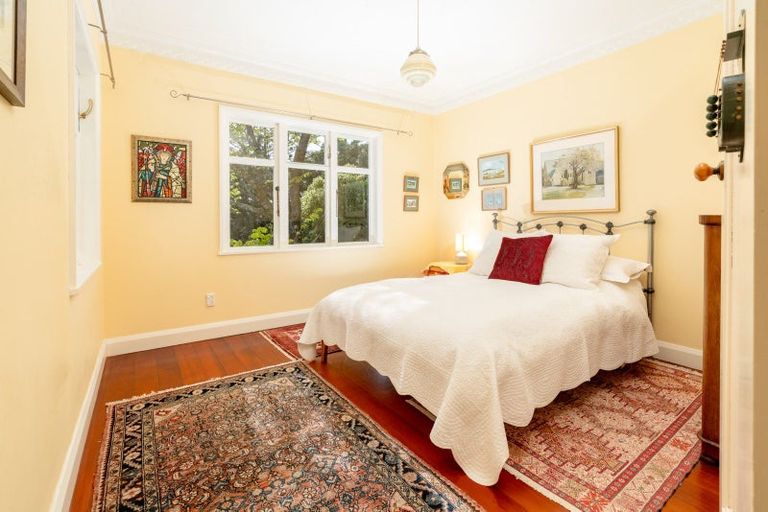 Photo of property in 15 Thane Road, Roseneath, Wellington, 6011