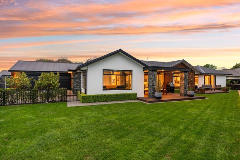 Photo of property in 46 Holiday Drive, Mairehau, Christchurch, 8052