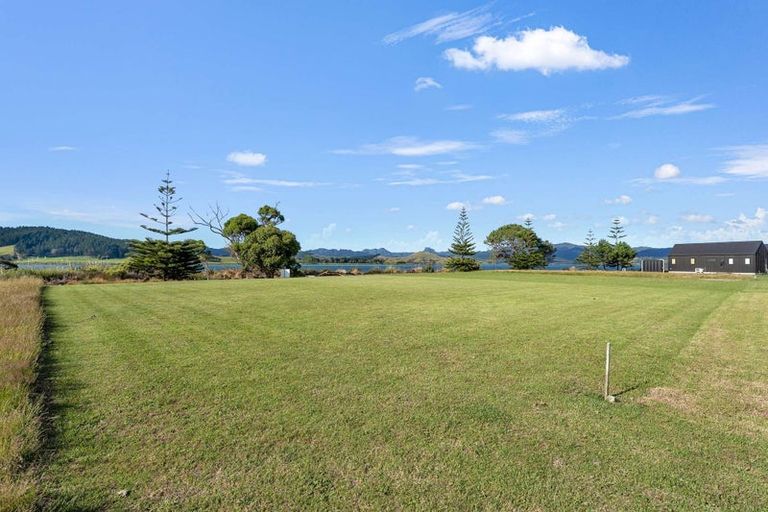 Photo of property in 30 Taniwha Place, Matarangi, 3592