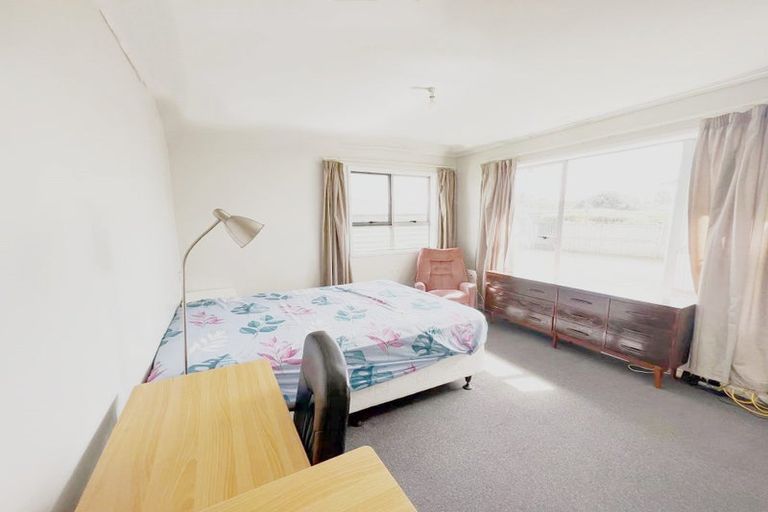 Photo of property in 10 Oxford Road, Manurewa, Auckland, 2102