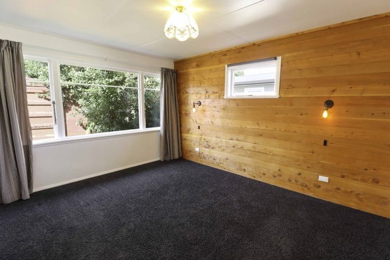 Photo of property in 5 Woodstock Place, Hokowhitu, Palmerston North, 4410