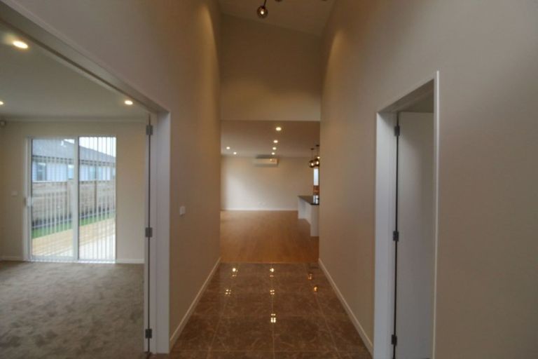 Photo of property in 7 Grove Way, Riverhead, 0820