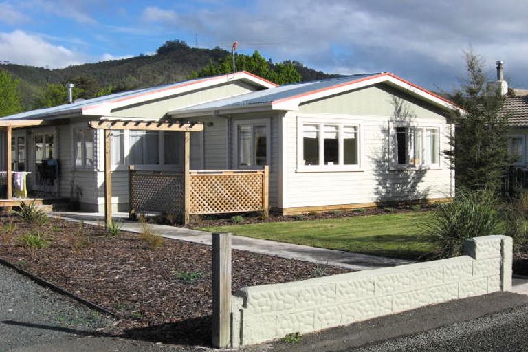 Photo of property in 10 Rimu Street, Toi Toi, Nelson, 7010