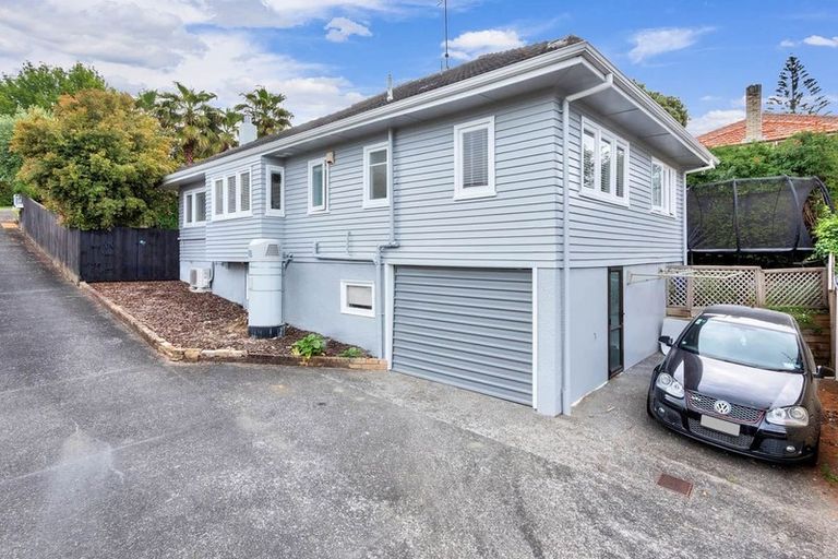 Photo of property in 1/53 Corunna Road, Milford, Auckland, 0620