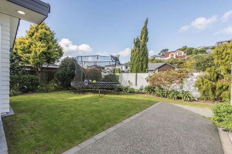 Photo of property in 10 Furlong Crescent, Churton Park, Wellington, 6037