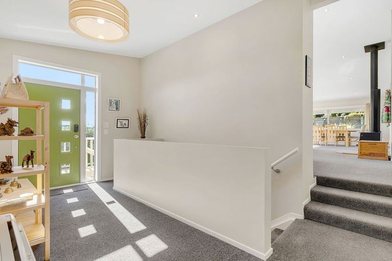 Photo of property in 7 View Road, Titahi Bay, Porirua, 5022