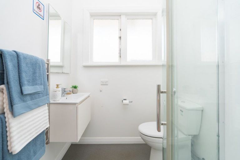 Photo of property in 8 Shannon Street, Mount Victoria, Wellington, 6011