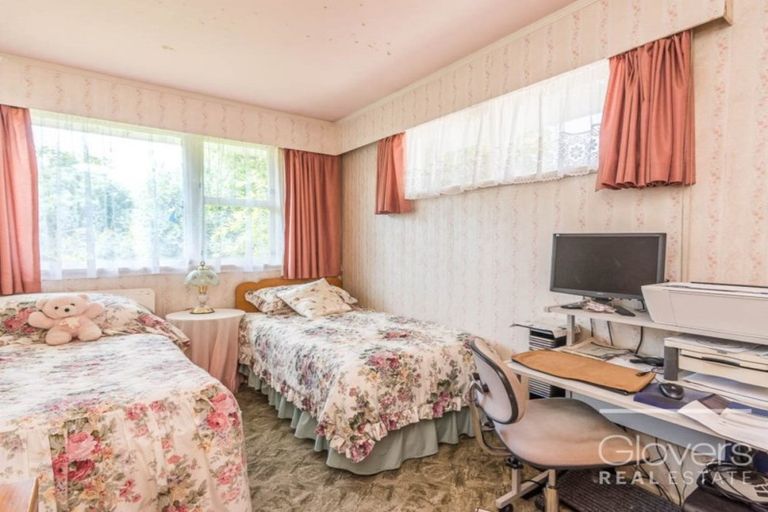 Photo of property in 114 Sturges Road, Henderson, Auckland, 0612