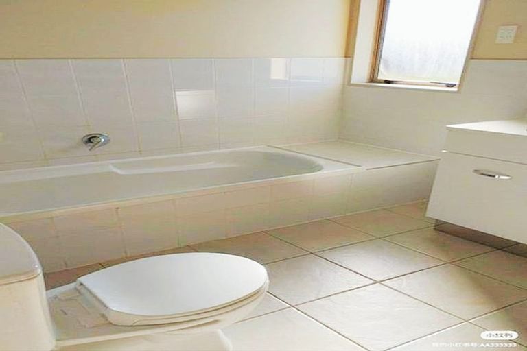 Photo of property in 28 Crossandra Drive, Mangere, Auckland, 2022