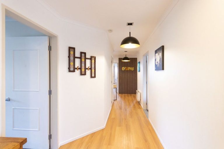 Photo of property in 29 Johnstone Drive, Fitzherbert, Palmerston North, 4410