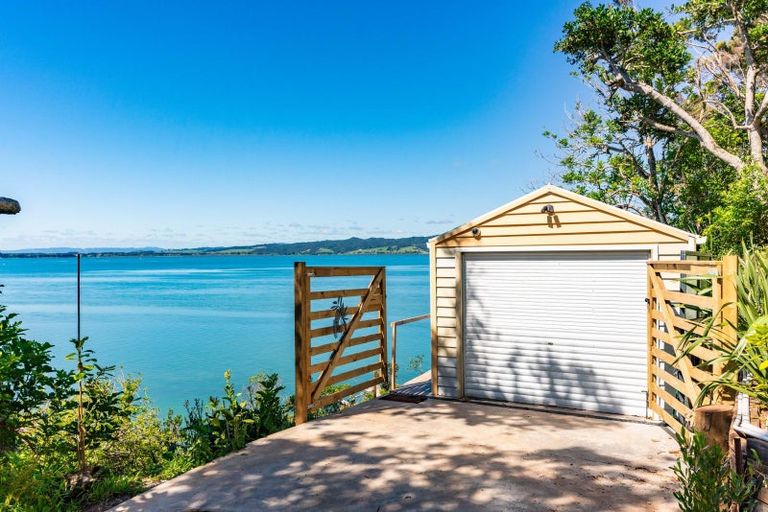 Photo of property in 170 Manganese Point Road, Tamaterau, Whangarei, 0174