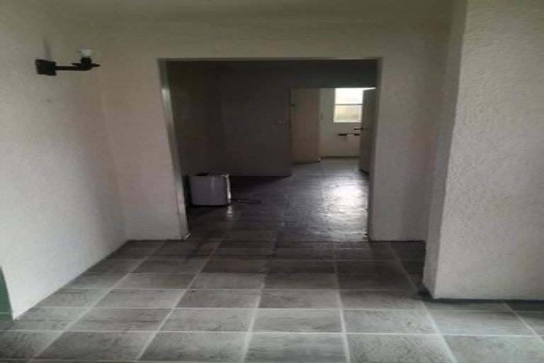 Photo of property in 35 Holland Road, Hillcrest, Auckland, 0627