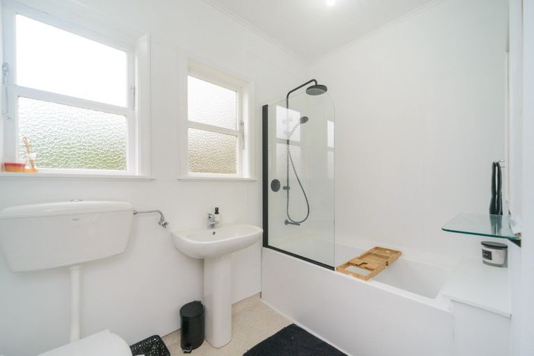 Photo of property in 90 Savage Crescent, West End, Palmerston North, 4412