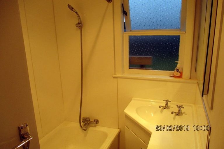 Photo of property in 5 Ruthven Road, Wainuiomata, Lower Hutt, 5014