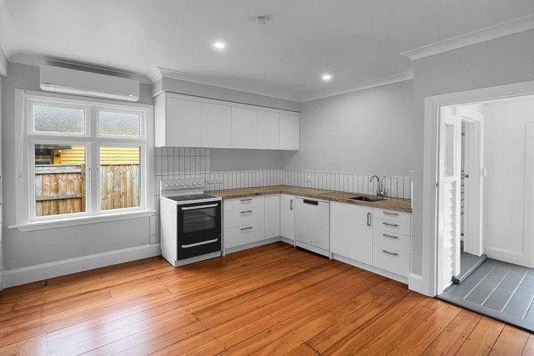 Photo of property in 86 Cook Street, Palmerston North, 4410
