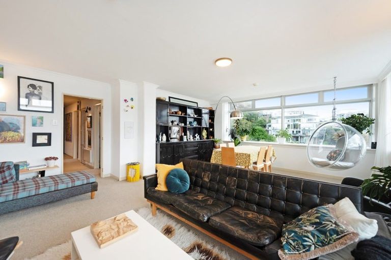 Photo of property in Jerningham Apartments, 20 Oriental Terrace, Oriental Bay, Wellington, 6011