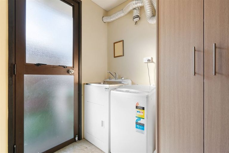 Photo of property in 2/11 Nearco Street, Randwick Park, Auckland, 2105