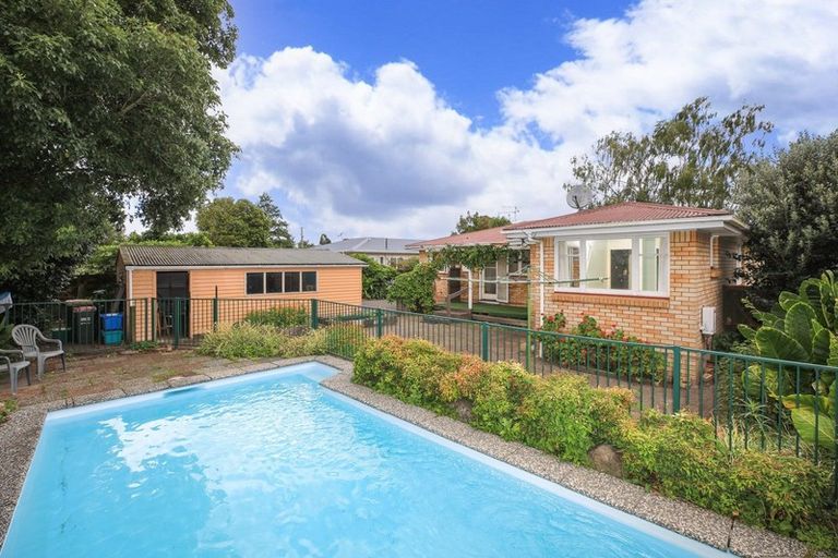 Photo of property in 42 Coleridge Drive, Enderley, Hamilton, 3214