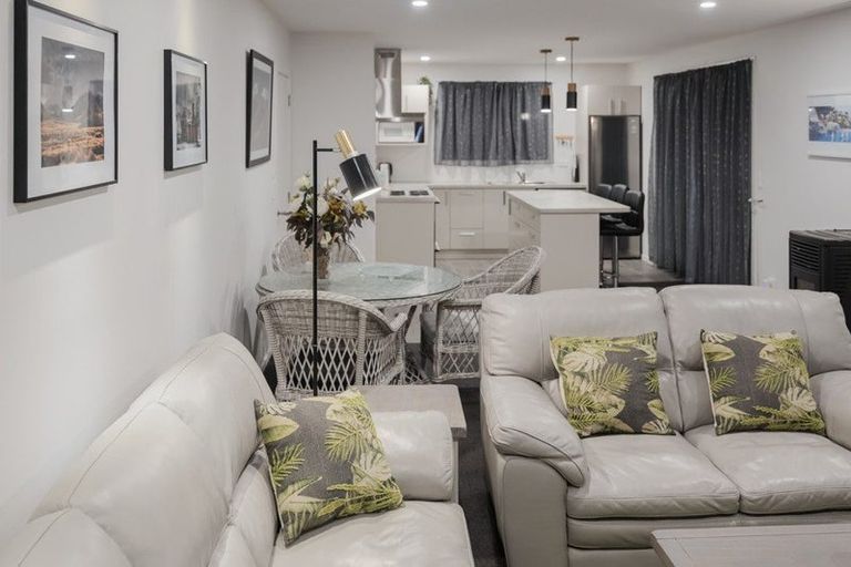 Photo of property in 10 Bute Street, Moeraki, 9482