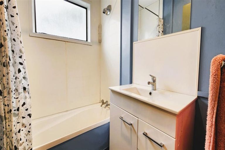 Photo of property in 12 Redwood Drive, Waipukurau, 4200