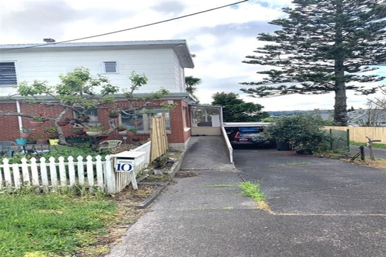 Photo of property in 10 Humphrey Kemp Avenue, Henderson, Auckland, 0612