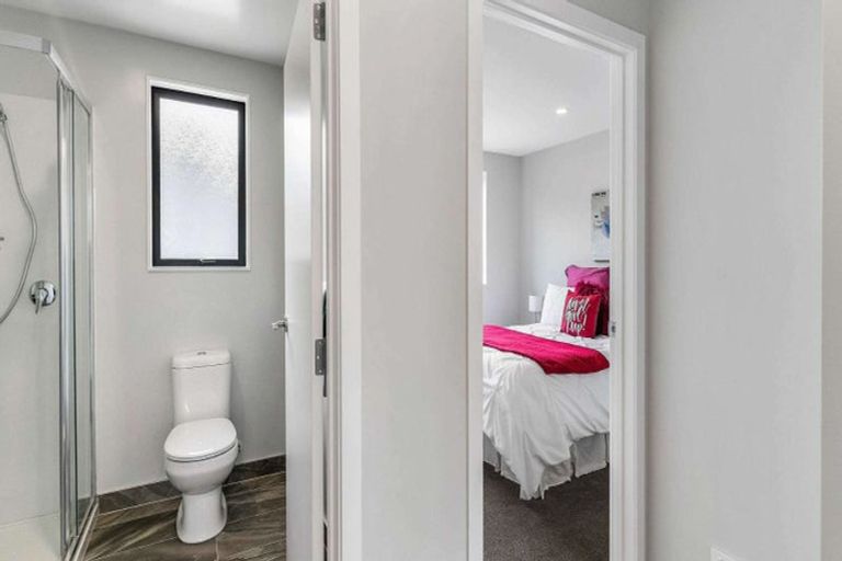 Photo of property in 36 Tokai Place, Glen Eden, Auckland, 0602