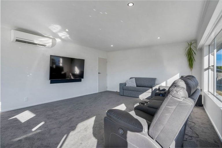 Photo of property in 24 Great North Road, Winton, 9720