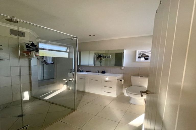 Photo of property in 2/220 Avonhead Road, Avonhead, Christchurch, 8042