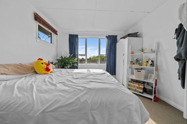 Photo of property in 132 Pioneer Road, Moturoa, New Plymouth, 4310