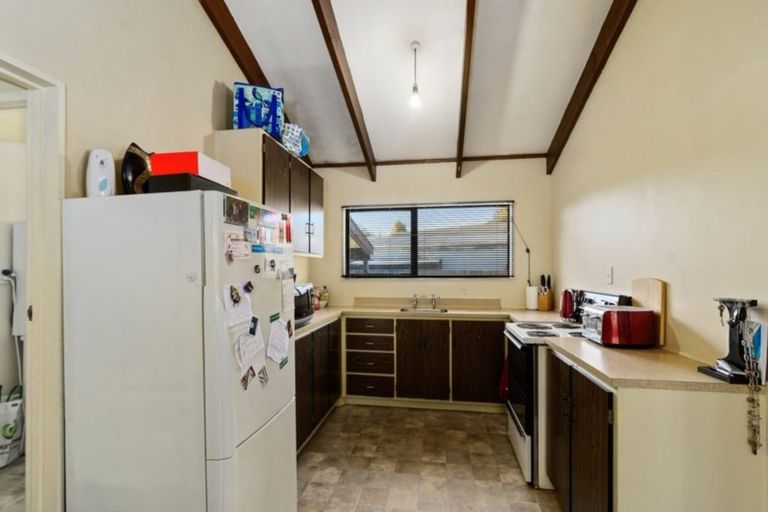 Photo of property in 37 Tennyson Drive, Owhata, Rotorua, 3010