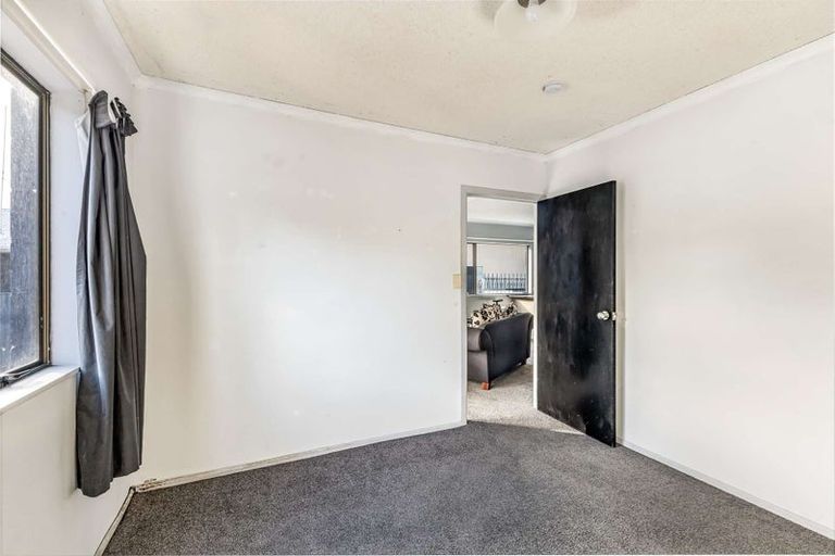 Photo of property in 84 Pioneer Road, Moturoa, New Plymouth, 4310