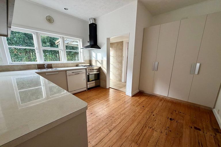 Photo of property in 48 Astley Avenue, New Lynn, Auckland, 0600