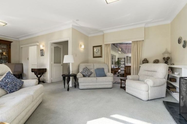 Photo of property in 1/290 East Coast Road, Forrest Hill, Auckland, 0620